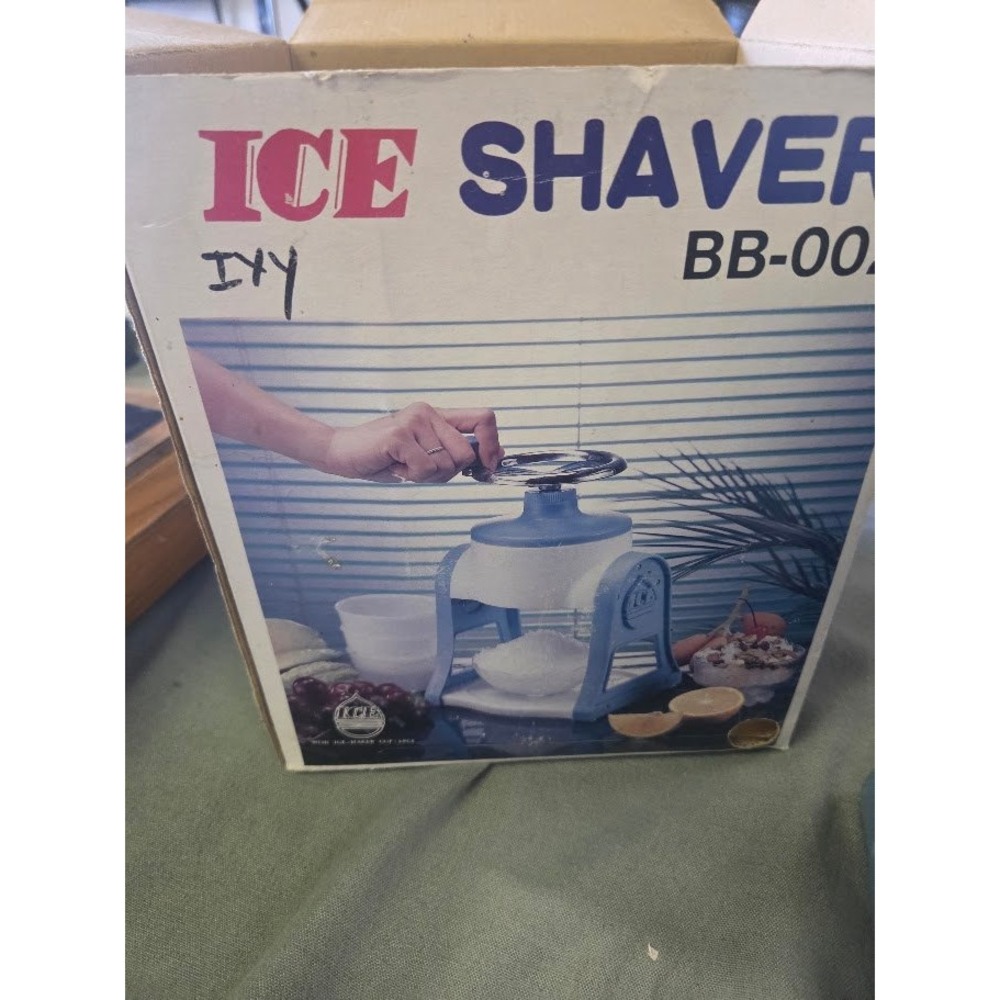 Vintage Manual Ice Shaver Snow Cone Maker BB-002 Blue White Hand Crank